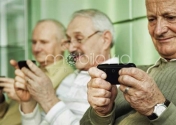 تلفن هوشمند می تواند افسردگی سالمندان را کاهش دهد