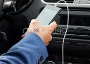 شارژ گوشی در اتومبیل برای باتری موبایل زیان‌آور است
